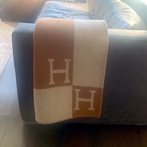 Hermes Avalon blanket